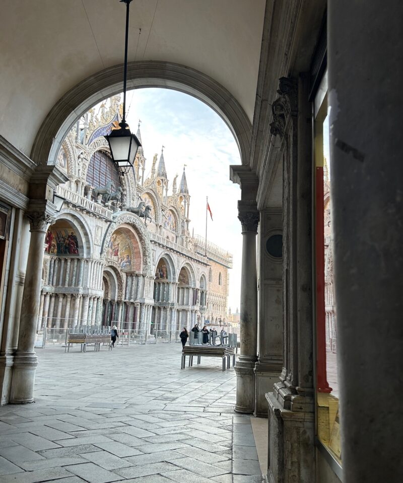Venice Private Walking Tour & Gondola Ride (4hrs)